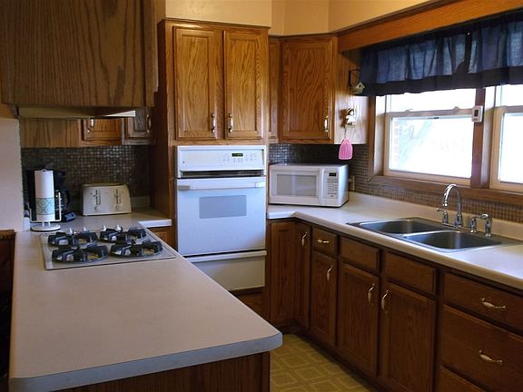 2nd image of 1307 Prospect Ave
