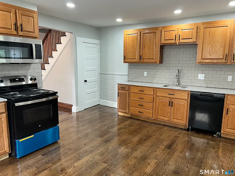 17 Lilac St — Photo 6