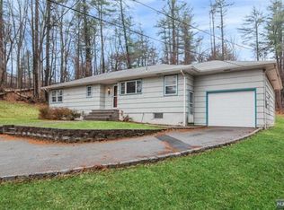 915 Union Valley Rd, West Milford, NJ 07480