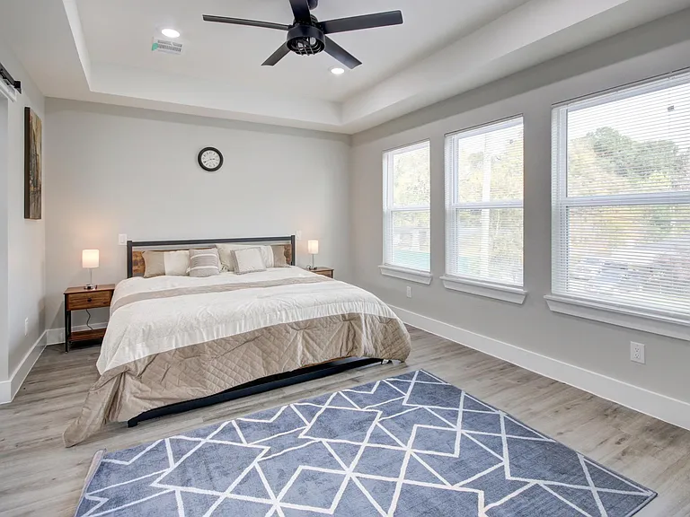 9305 Tower St — Photo 27