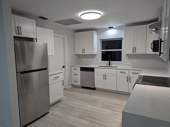 4th image of 382 Easy Street