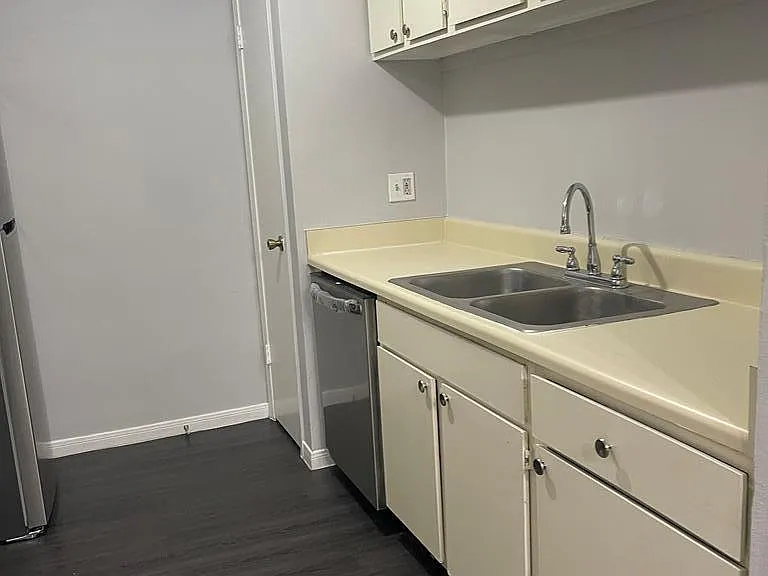 2901 Central Blvd #202 — Photo 6