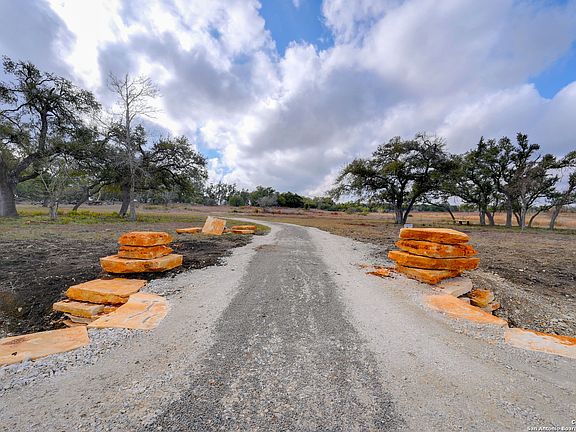 3rd image of 718 Windmill Ridge LOT 43