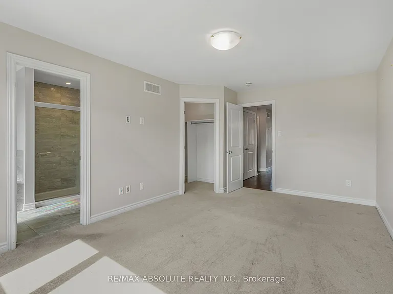 741 Namur St — Photo 14
