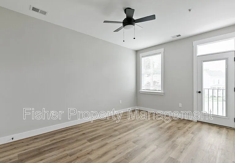 2202 Carrington St #200 — Photo 11