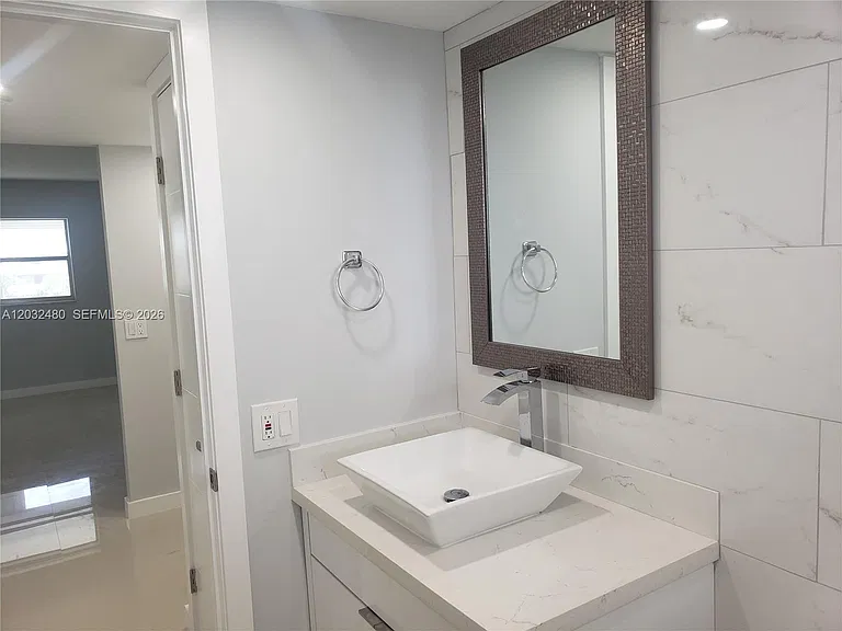 4700 Washington St #404 — Photo 9