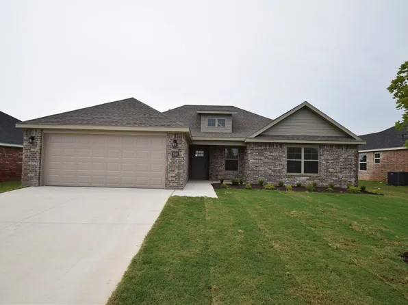 589 Woodplains Ave, Tontitown, AR 72762