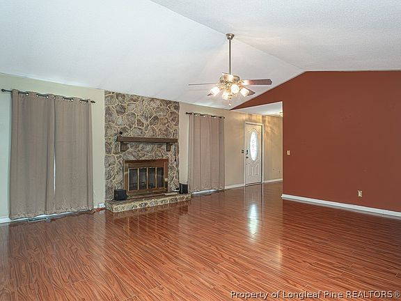 4th image of 3391 Hawthorne St