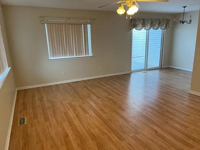 28167 Raleigh Crescent Dr — Photo 7