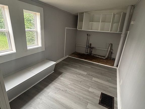 4th image of 6826 Rathbun Ave