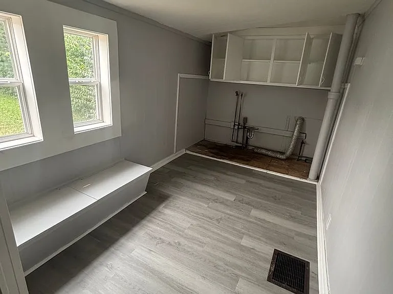 6826 Rathbun Ave — Photo 4