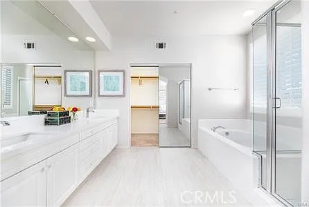 24 Silveroak — Photo 24