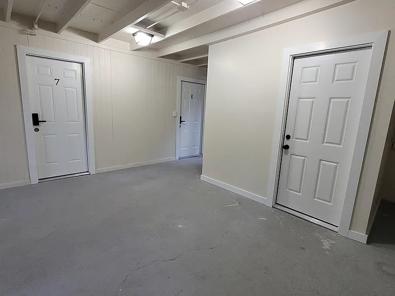 NE 19th Pl — Photo 7