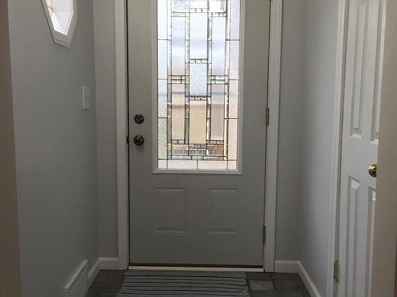 3rd image of 812 S Benton St