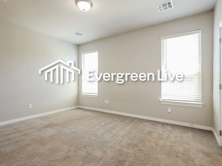 11308 SW 33rd Ter — Photo 8