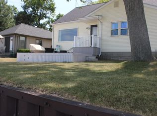 272 Killarney Beach Rd, Bay City, MI 48706