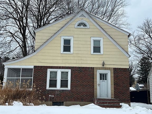 2nd image of 606 Exchange St S