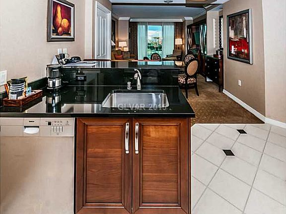 5th image of 135 Harmon Ave #320