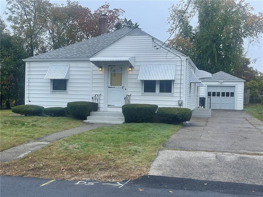 79 England St, Cumberland, RI 02864 Zillow