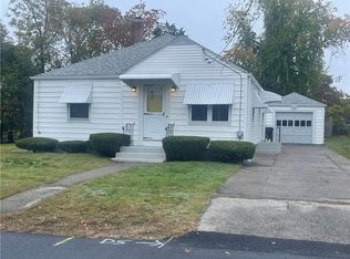 79 England St, Cumberland, RI 02864