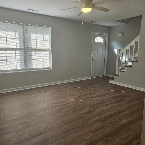 153 Bittersweet Dr — Photo 4