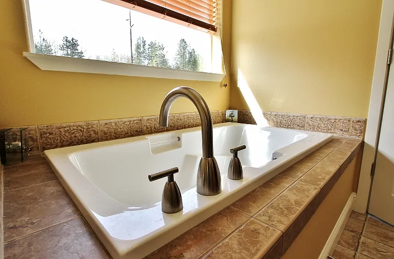5502 NE Lagos Ct — Photo 22