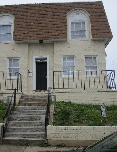 1st image of 1012 N Belmont Ave #3