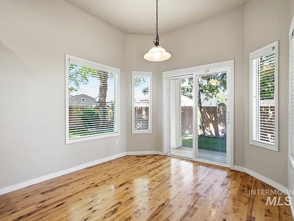 5th image of 5055 N Kilt Ave