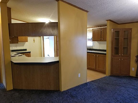 5th image of 585 Kingwood Dr