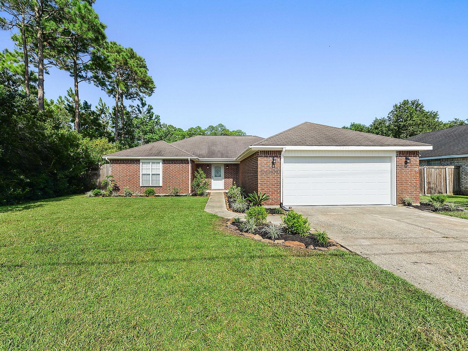 3304 N 8th St, Ocean Springs, MS 39564 Zillow
