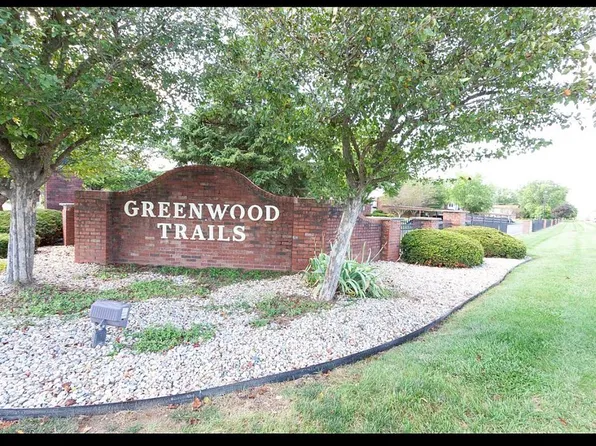 39 Trails End, Greenwood, IN 46142