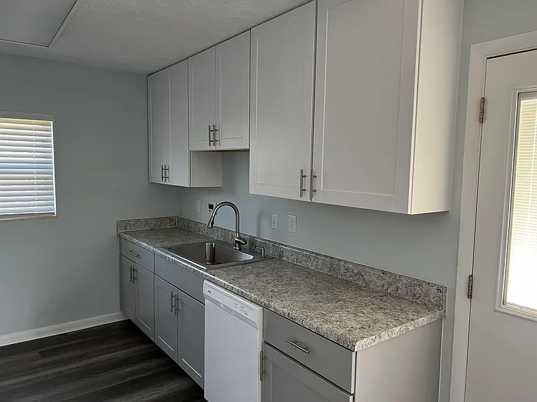 509 Trenton St — Photo 4