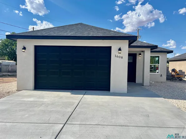 1608 E Chuckwagon Dr, Hobbs, NM 88240