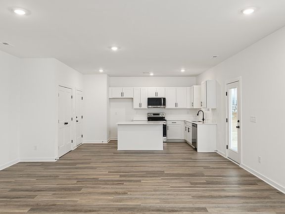 5th image of 217 Reece Rd