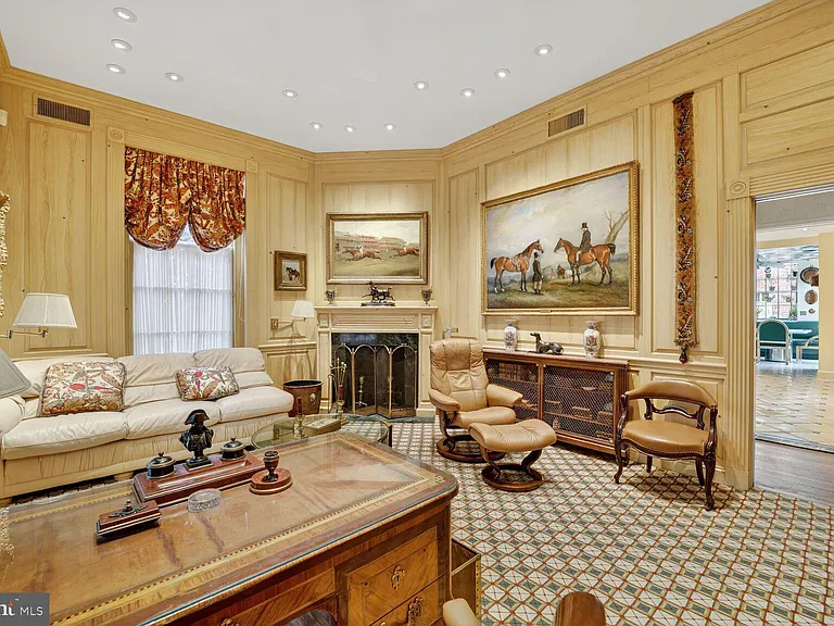 2310 Kalorama Rd NW — Photo 32