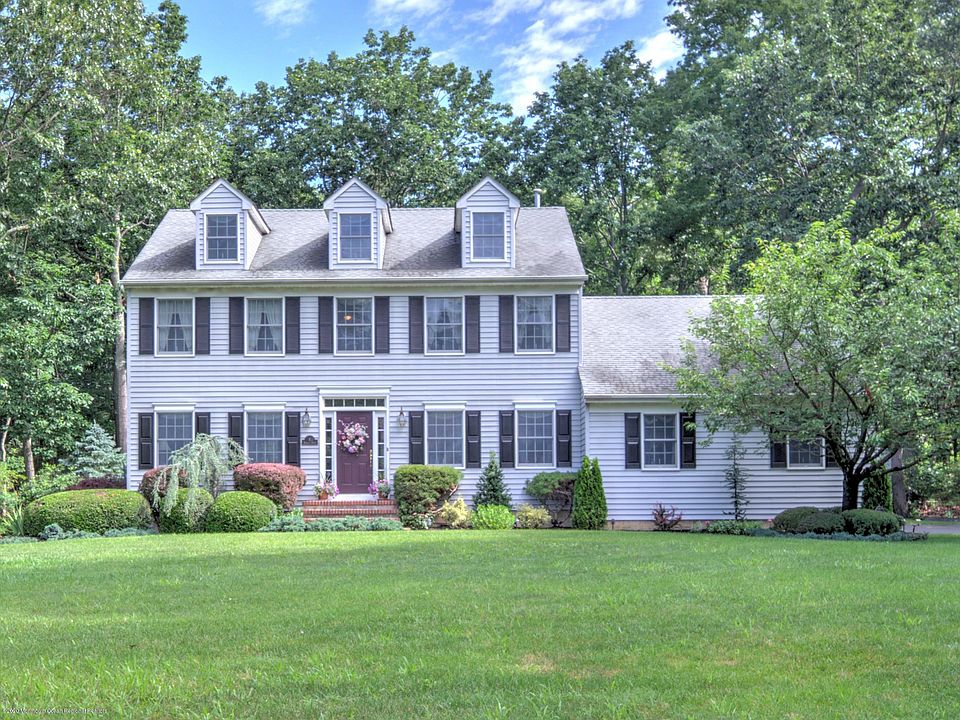 1st image of 6 Hemlock Dr