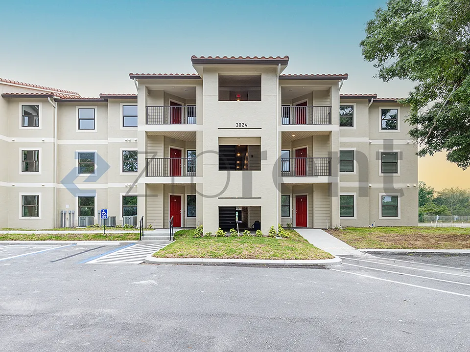 3024 Parkway Blvd #207