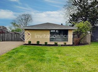 21 Julie Dr, Glenview, IL
