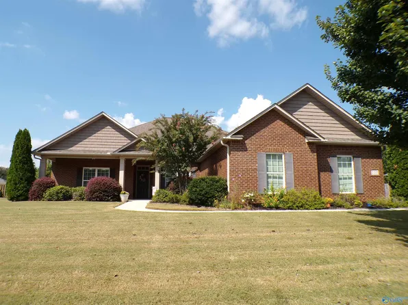 220 Poplar Glen Dr, Huntsville, AL 35811