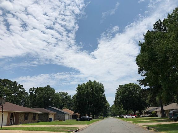 2nd image of 1050 Woodshire Cir