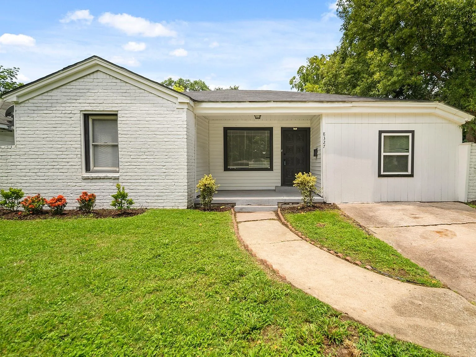 5 bed, 2.0 bath, 2642 sqft, $2,199 — Photo 2