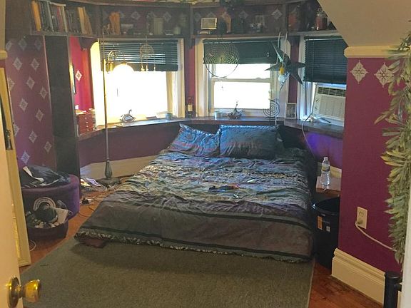 3rd image of 227 Norwood Ave Floor 3