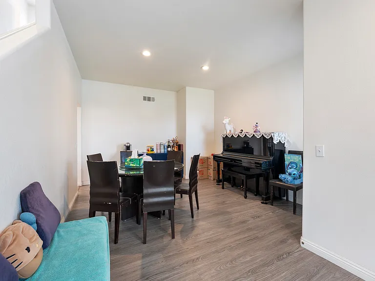 6393 Shorthorn Dr — Photo 9