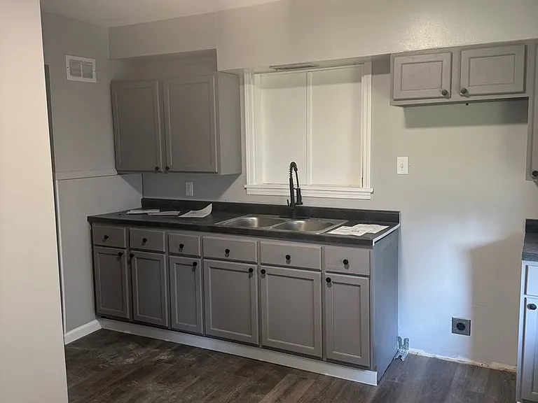 4318 Rozier Dr — Photo 2