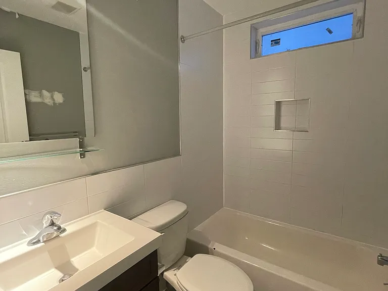 533 Budd St #D1 — Photo 12