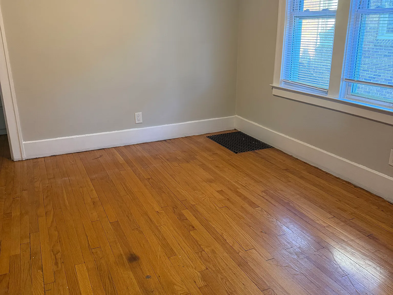 2 bed, 829 sqft, $1,100 — Photo 3