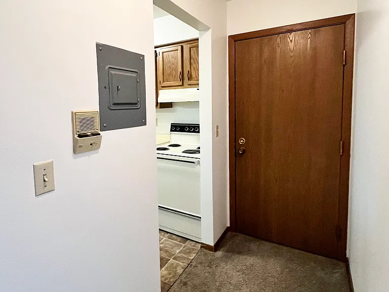 1604 Roe Crest Dr #8 — Photo 12