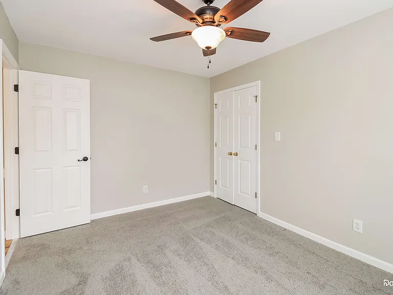 1114 Bridgewater Dr — Photo 7