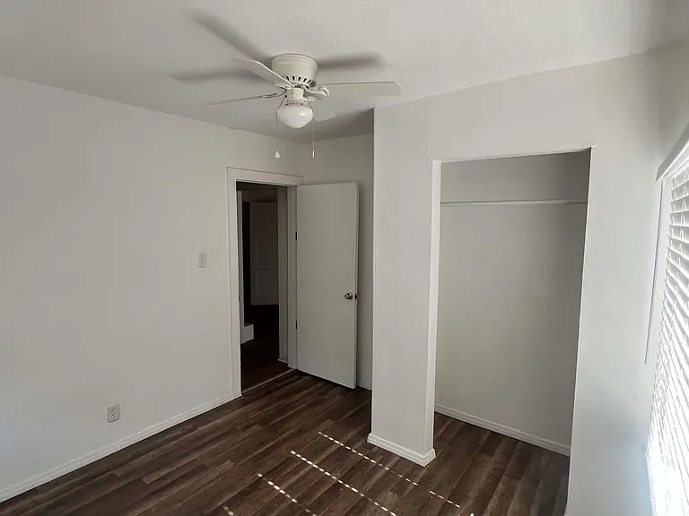 923 S 3rd St — Photo 12