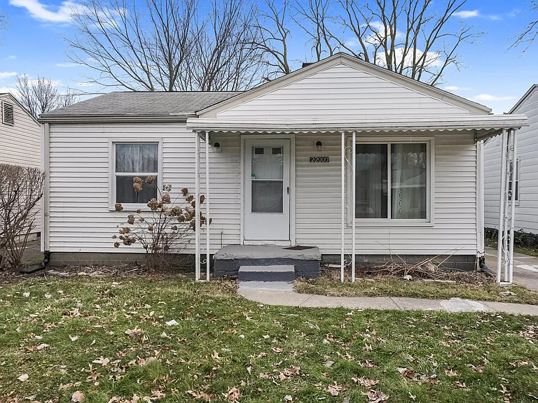 22000 Cunningham Ave — Photo 1